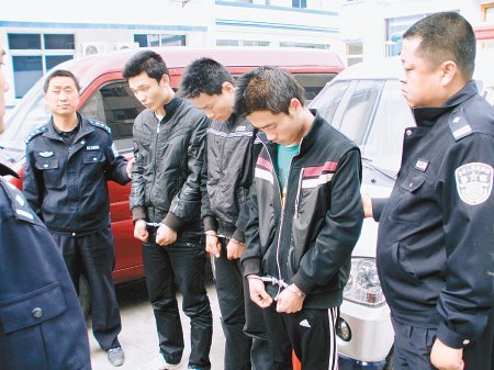 兴平三男子抢劫杀害三人 东躲西藏13年终被抓