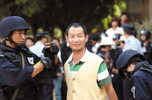 兴平三男子抢劫杀害三人 东躲西藏13年终被抓